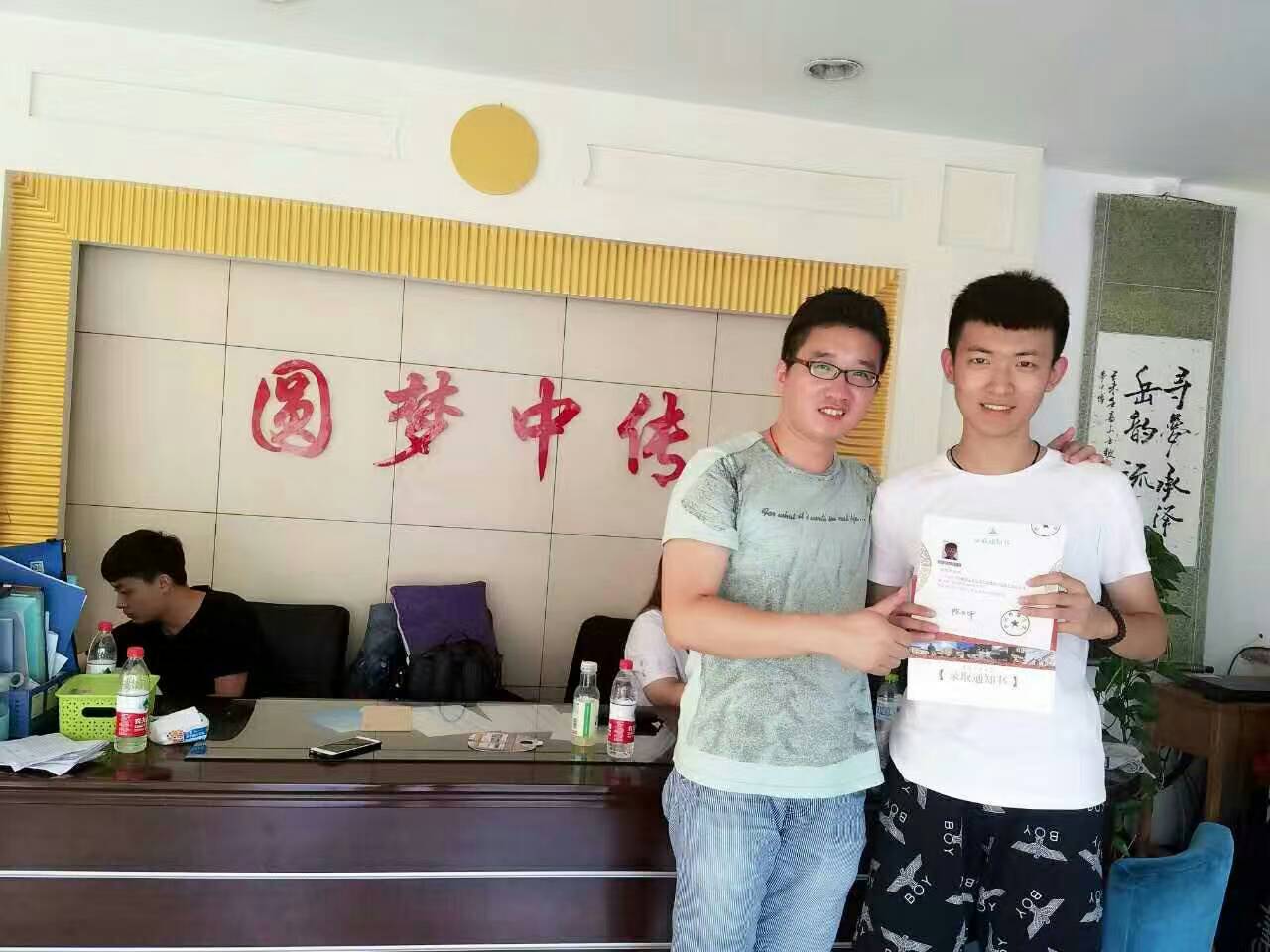 16年中传播音全国第一 张旭泽 回校感谢老师!