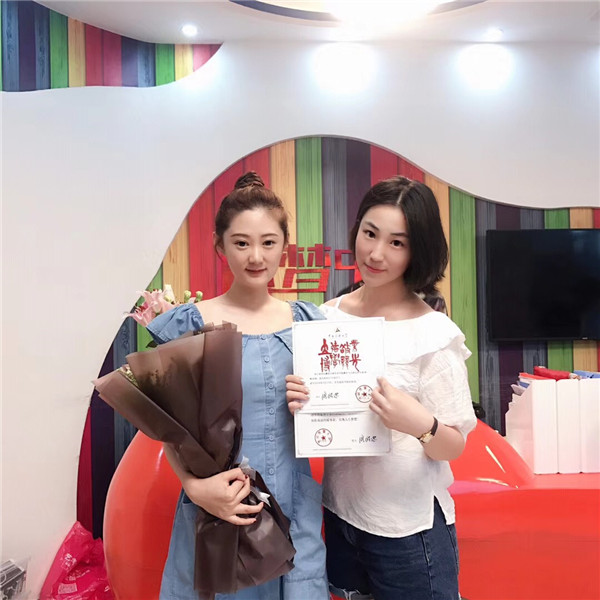 中传18届邹卓航，回校感谢恩师